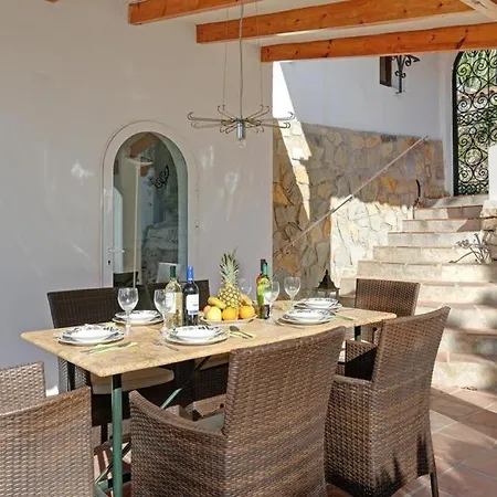 Sleeps 6 Pool Wifi