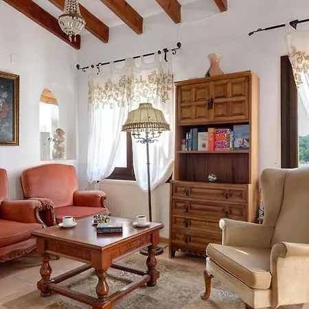 Sleeps 6 Pool Wifi Villa